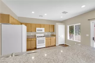 Photo #6: 2560053 Listing