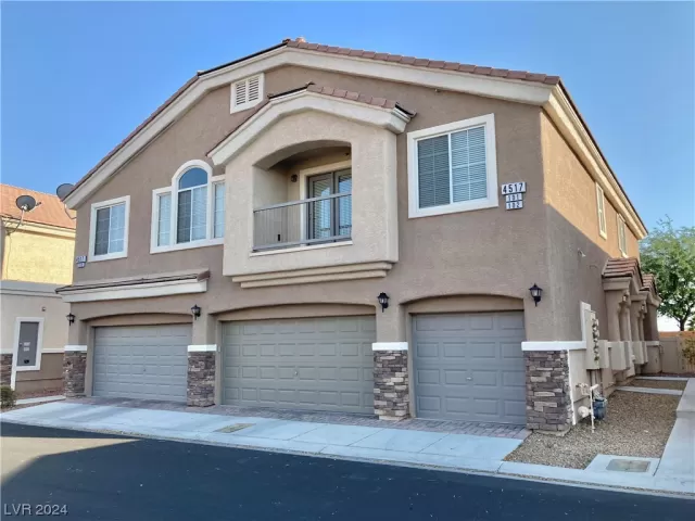 MLS: 2560070 Condo For Sale