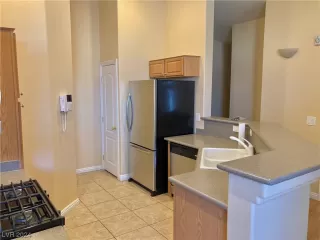 Photo #2: 2560070 Listing