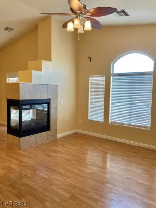 Photo #4: 2560070 Listing