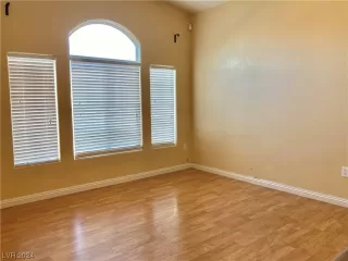 Photo #6: 2560070 Listing