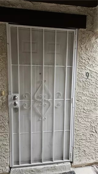 Photo #1: 2560075 Listing 