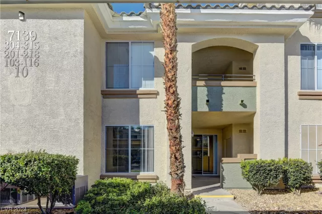 MLS: 2560091 Condo For Sale