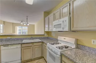 Photo #5: 2560091 Listing