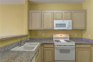 Photo #6: 2560091 Listing