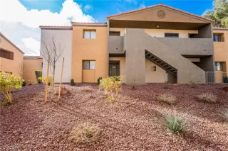 Photo #4: 2560100 Listing 