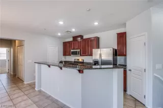 Photo #5: 2560112 Listing 