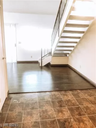 Photo #1: 2560125 Listing 