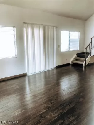 Photo #5: 2560125 Listing 