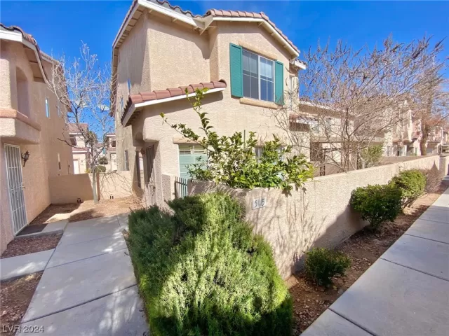 MLS: 2560128 Condo For Sale