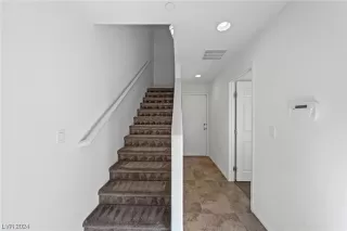 Photo #2: 2560150 Listing