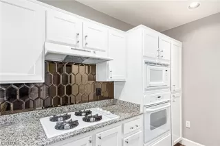 Photo #3: 2560151 Listing 