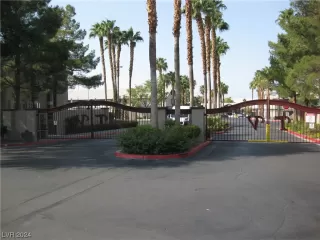 Photo #2: 2560161 Listing 