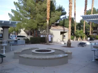 Photo #5: 2560161 Listing 