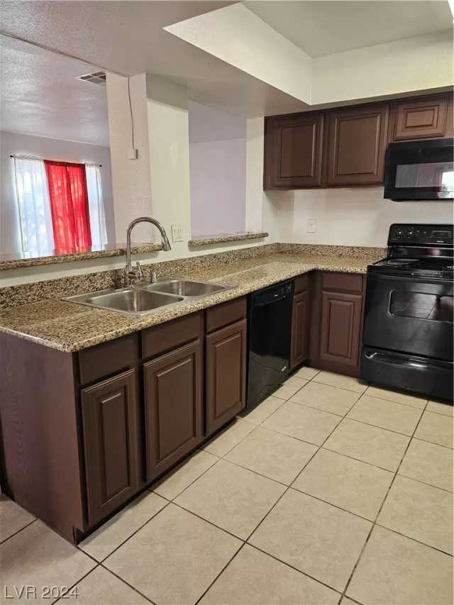 MLS: 2560165 Condo For Sale