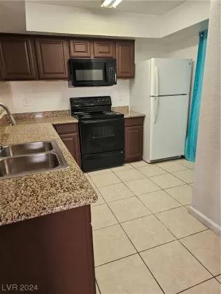 Photo #1: 2560165 Listing 