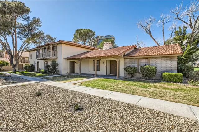 MLS: 2560166 Condo For Sale