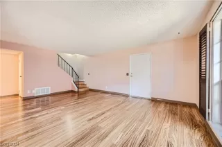Photo #1: 2560166 Listing 