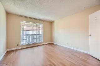 Photo #6: 2560166 Listing 
