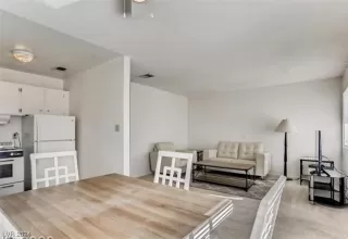 Photo #5: 2560192 Listing