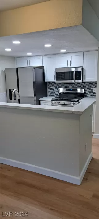 Photo #5: 2560230 Listing 