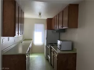 Photo #2: 2560235 Listing 