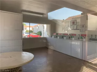 Photo #5: 2560235 Listing 