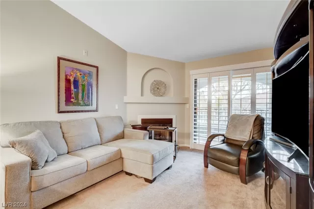 MLS: 2560259 Condo For Sale