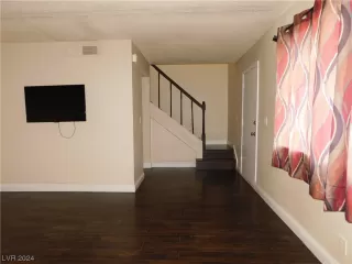 Photo #1: 2560281 Listing 