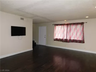 Photo #4: 2560281 Listing 