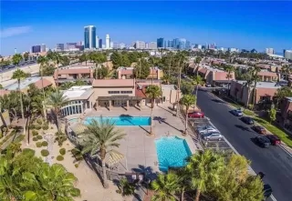 Photo #5: 2560313 Listing