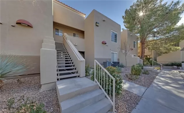 MLS: 2560330 Condo For Sale