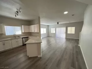 Photo #4: 2560356 Listing 