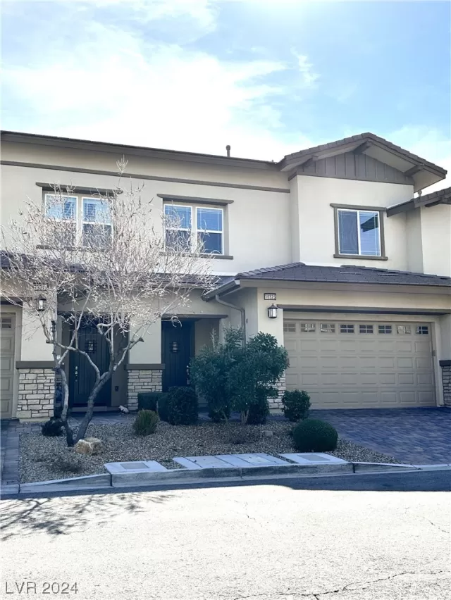 MLS: 2560372 Condo For Sale