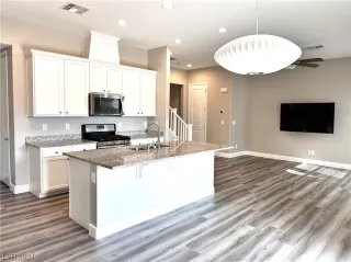 Photo #4: 2560372 Listing 