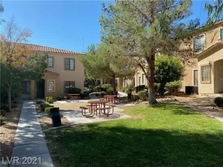 Photo #2: 2560376 Listing 