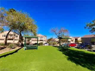 Photo #2: 2560382 Listing