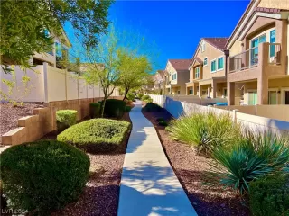 Photo #4: 2560382 Listing