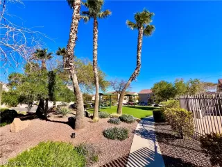 Photo #5: 2560382 Listing