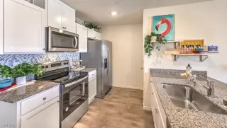 Photo #3: 2560429 Listing 