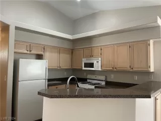 Photo #1: 2560433 Listing 