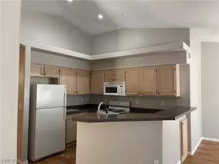 Photo #3: 2560433 Listing 