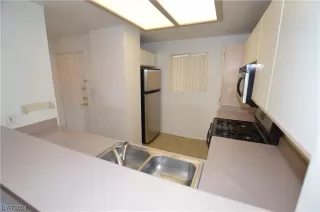 Photo #3: 2560435 Listing