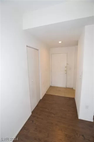 Photo #5: 2560435 Listing