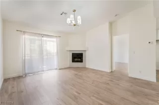 Photo #3: 2560440 Listing