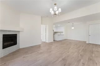 Photo #4: 2560440 Listing