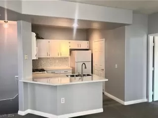 Photo #1: 2560489 Listing 