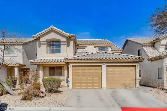 MLS: 2560562 Condo For Sale