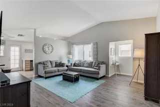 Photo #2: 2560562 Listing