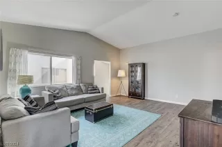 Photo #5: 2560562 Listing